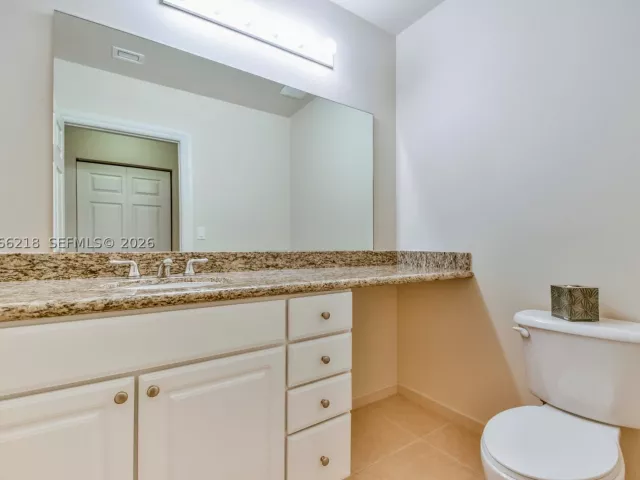 2-bedroom condo for rent in Aventura - 3001 NE 185th St 103 - MondialRealty