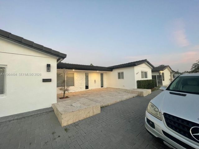 Home for rent at 2837 SW 126th Ave - photo 7438133