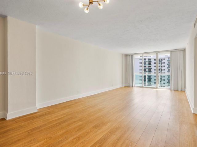 Apartment for rent  Unit #1110 - photo 7439070