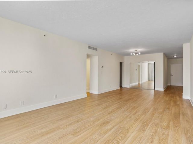 Apartment for rent  Unit #1110 - photo 7439074