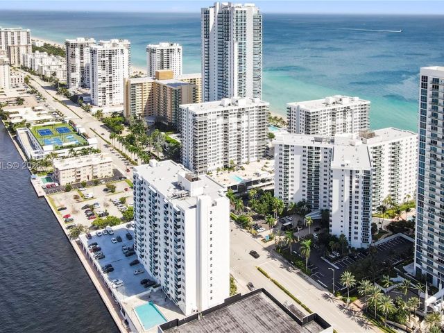 Apartment for sale  Unit #1110 - photo 7439080