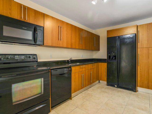 Apartment for sale  Unit #1110 - photo 7439089