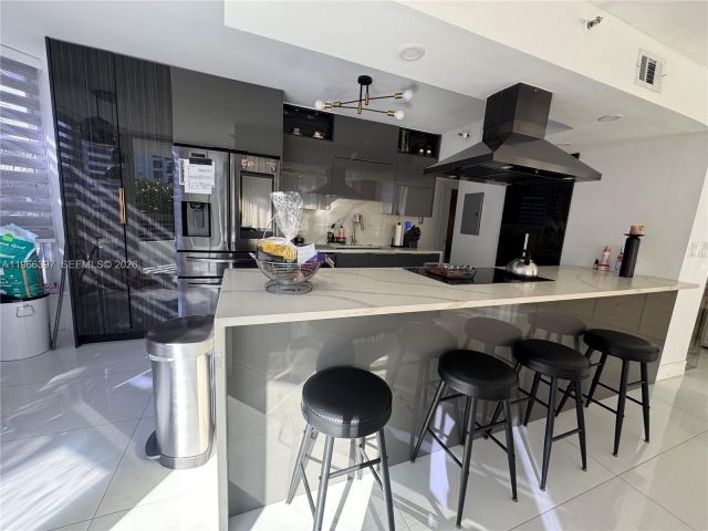 Apartment for rent  Unit #205 - photo 7503813