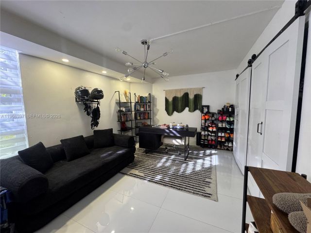 Apartment for rent  Unit #205 - photo 7503826