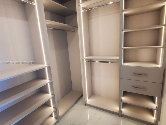 Apartment for rent  Unit #4403 - photo 7489126