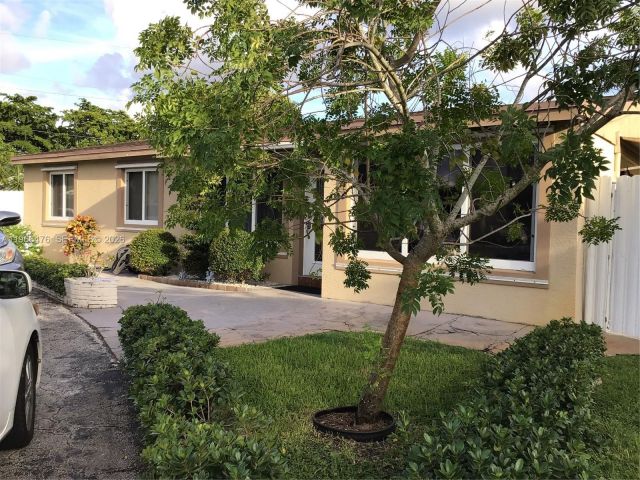 Home for sale at 1318 SW 49th Ter - photo 7483499