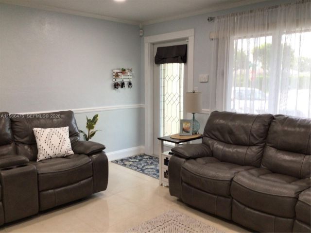 Home for sale at 1318 SW 49th Ter - photo 7483500