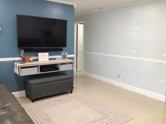 Home for sale at 1318 SW 49th Ter - photo 7483502