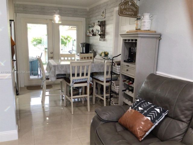 Home for sale at 1318 SW 49th Ter - photo 7483506