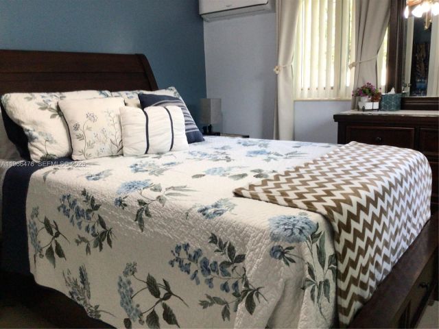 Home for sale at 1318 SW 49th Ter - photo 7483517