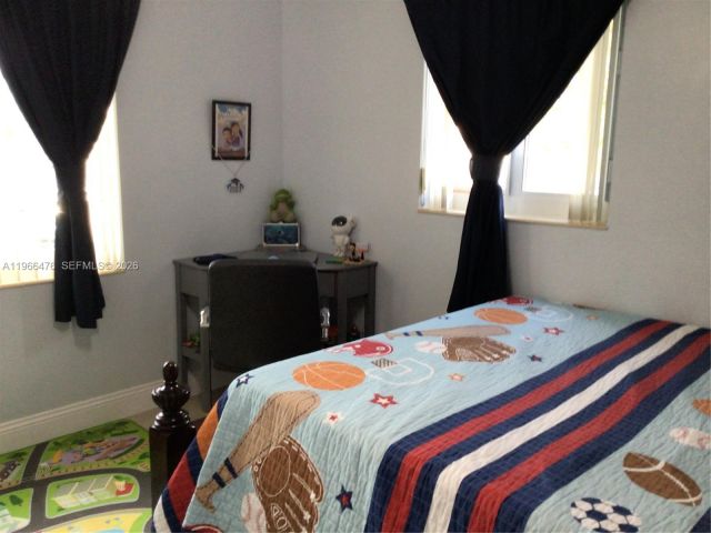 Home for sale at 1318 SW 49th Ter - photo 7483519