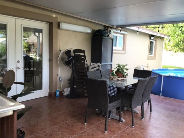 Home for sale at 1318 SW 49th Ter - photo 7483532