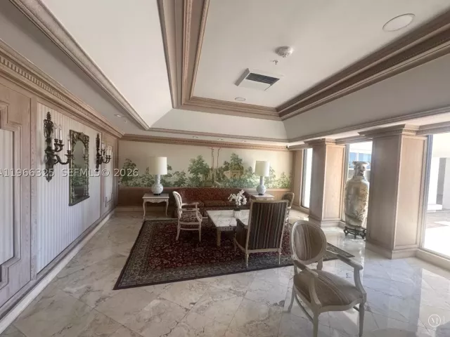 2-bedroom condo for sale in Miami Beach - 6039 Collins Ave 1517 - MondialRealty