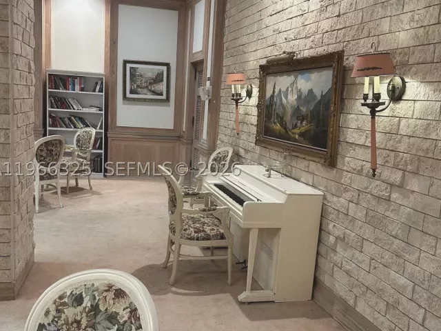 2-bedroom condo for sale in Miami Beach - 6039 Collins Ave 1517 - MondialRealty