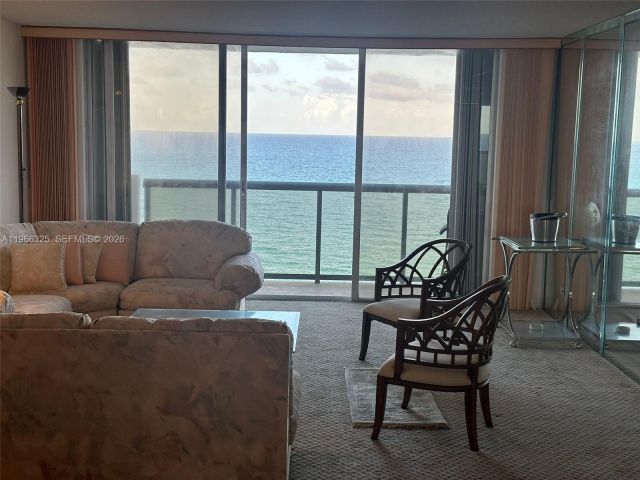 Apartment for sale  Unit #1517 - photo 7503923