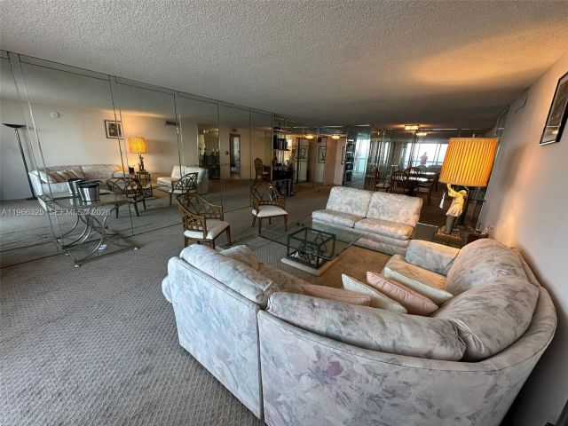 Apartment for sale  Unit #1517 - photo 7503925