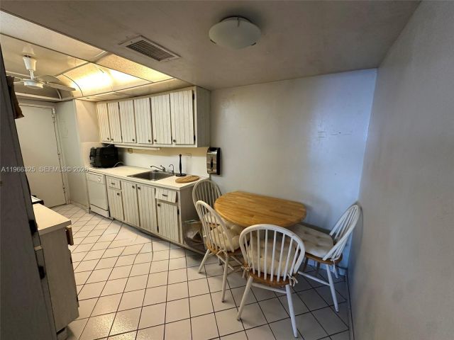 Apartment for sale  Unit #1517 - photo 7503935