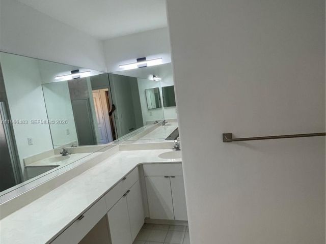 Home for rent at 703 NE 195th St 703 - photo 7438161