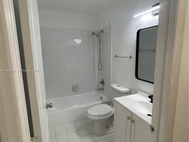 Home for rent at 703 NE 195th St 703 - photo 7438163