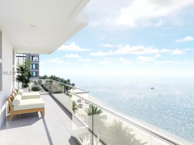 2-bedroom condo for sale in Miami Beach - 6039 Collins Ave 1625 - MondialRealty