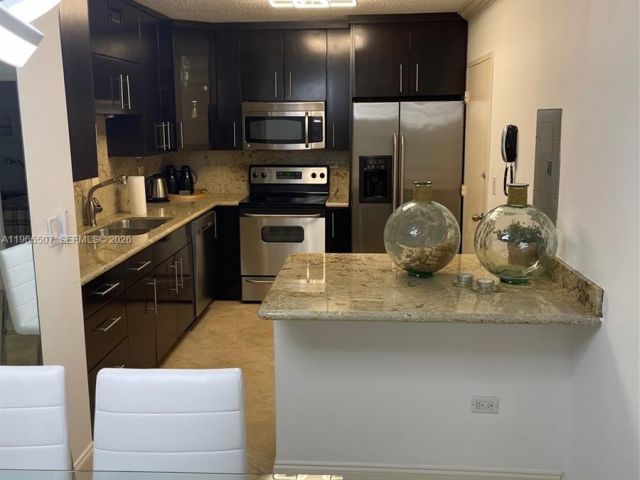 Apartment for rent  Unit #7Z - photo 7504347