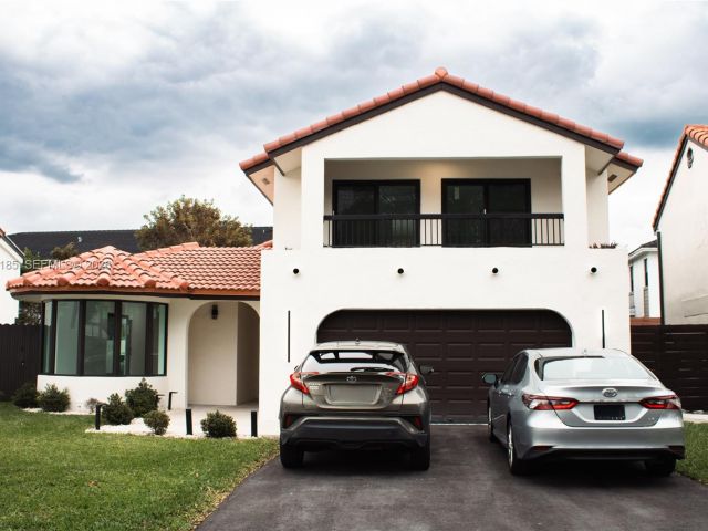 Home for rent at 10433 SW 118th Ct 0 - photo 7438642