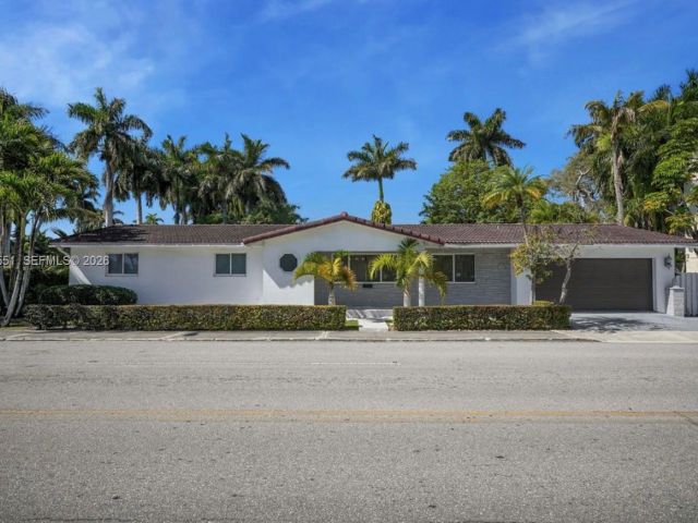 Home for sale at 1301 Hollywood Blvd - photo 7438877