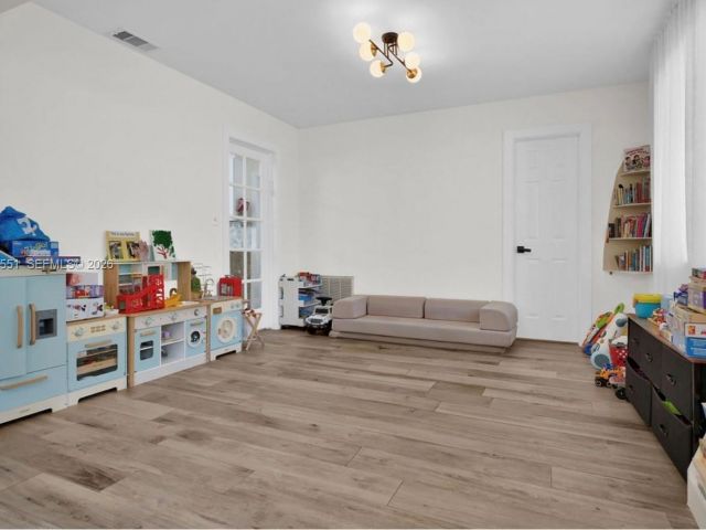 Home for sale at 1301 Hollywood Blvd - photo 7438883