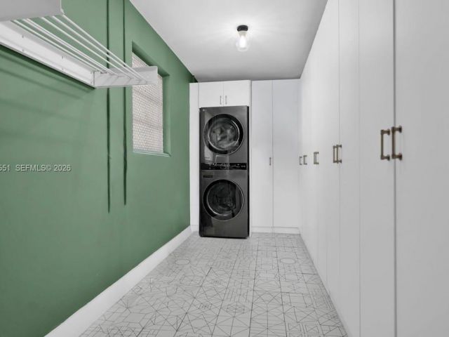 Home for sale at 1301 Hollywood Blvd - photo 7438886