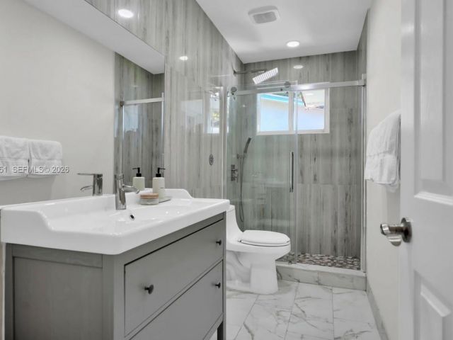 Home for sale at 1301 Hollywood Blvd - photo 7438888