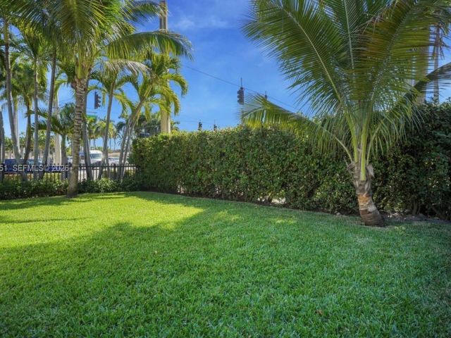 Home for sale at 1301 Hollywood Blvd - photo 7438893