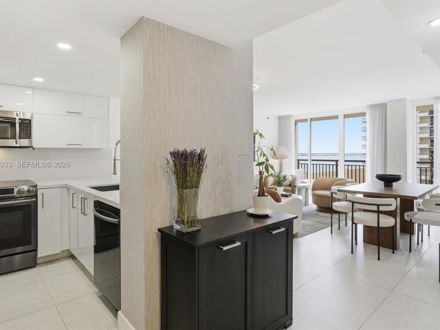 Apartment for sale  Unit #823 - photo 7469636