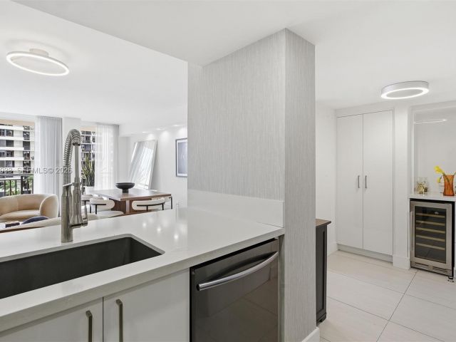 Apartment for sale  Unit #823 - photo 7469639