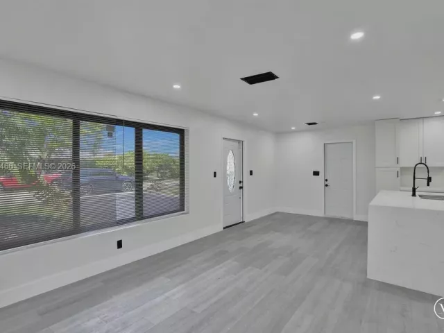 Home for sale at 1628 NE 7th Ave - photo 7448891