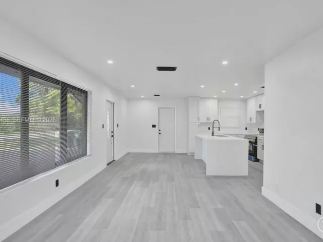 Home for sale at 1628 NE 7th Ave - photo 7448892