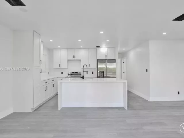 Home for sale at 1628 NE 7th Ave - photo 7448895