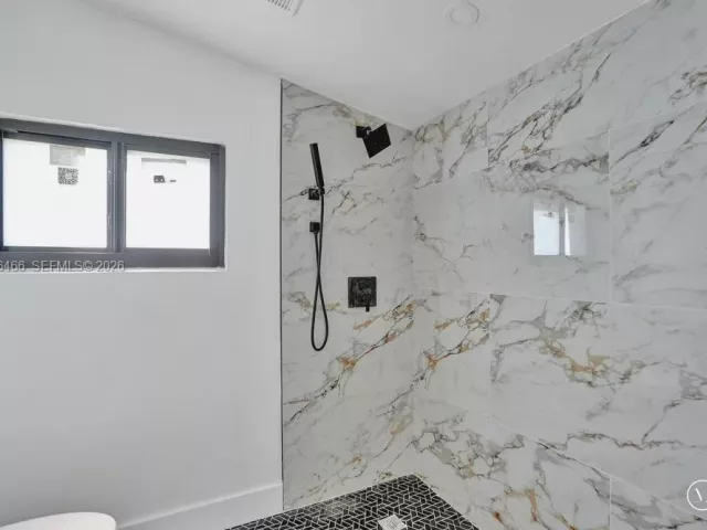 Home for sale at 1628 NE 7th Ave - photo 7448896