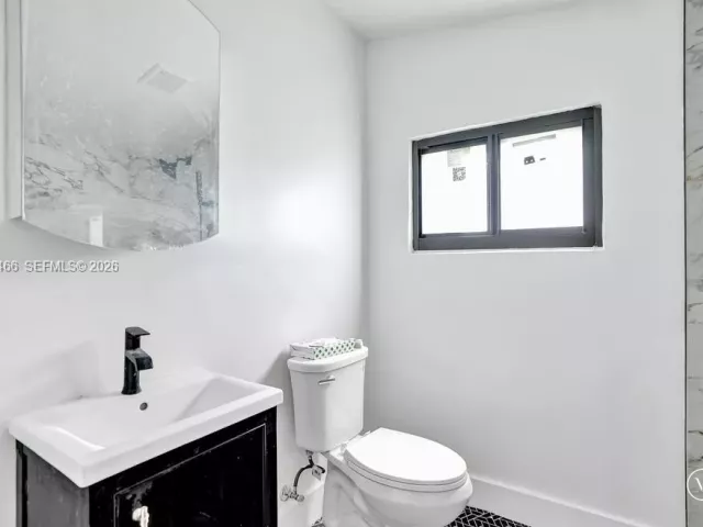 Home for sale at 1628 NE 7th Ave - photo 7448897