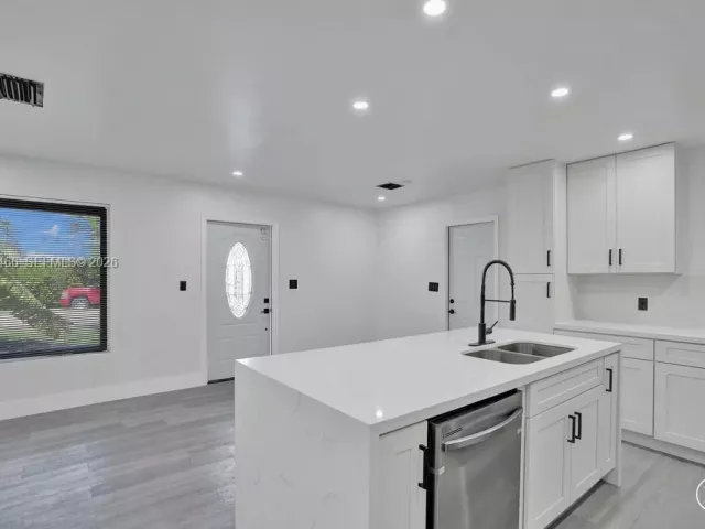 Home for sale at 1628 NE 7th Ave - photo 7448885