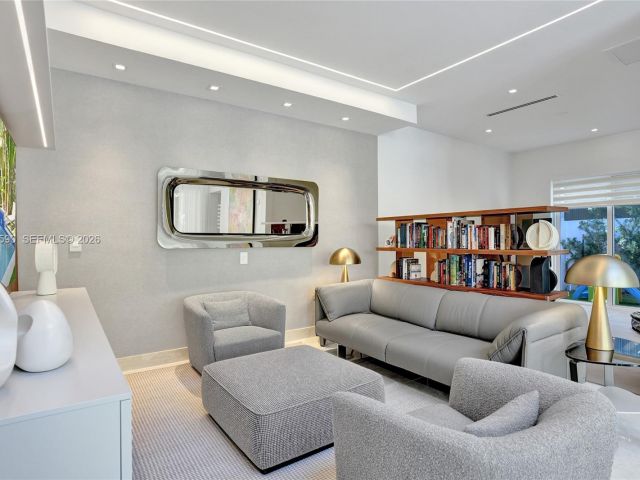 Home for rent at 20824 NE 37th Ave 20824 - photo 7476441