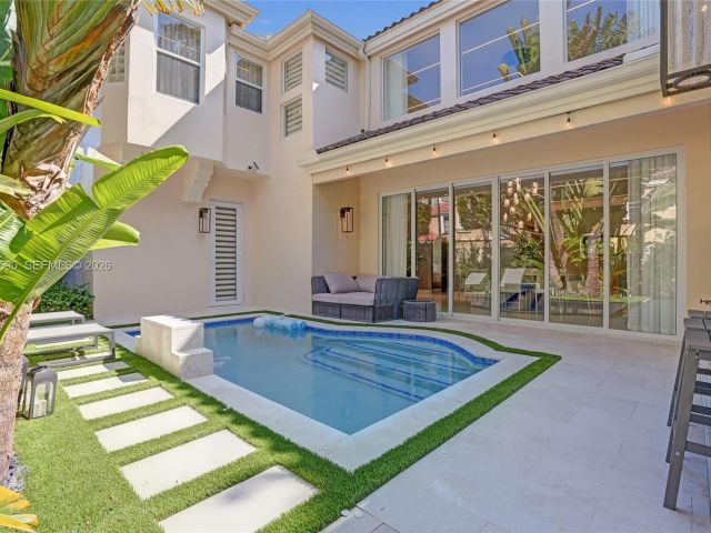 Home for rent at 20824 NE 37th Ave 20824 - photo 7476444