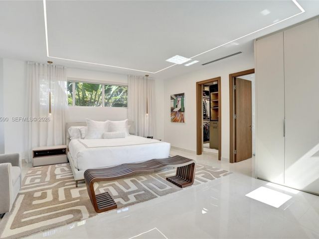 Home for rent at 20824 NE 37th Ave 20824 - photo 7476450