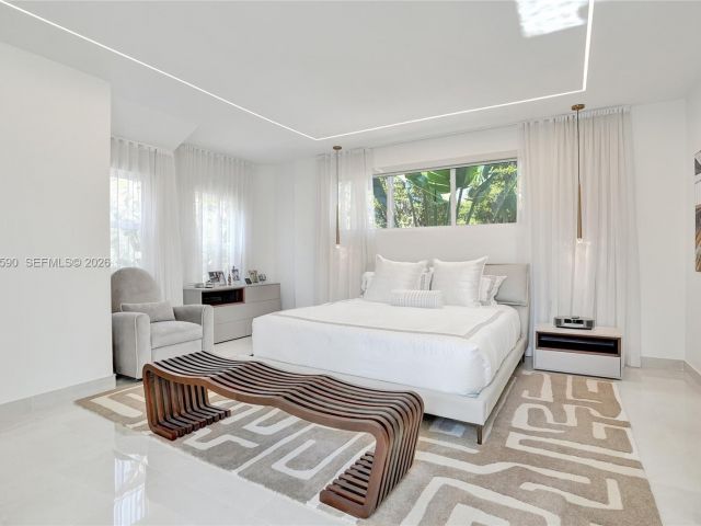 Home for rent at 20824 NE 37th Ave 20824 - photo 7476451