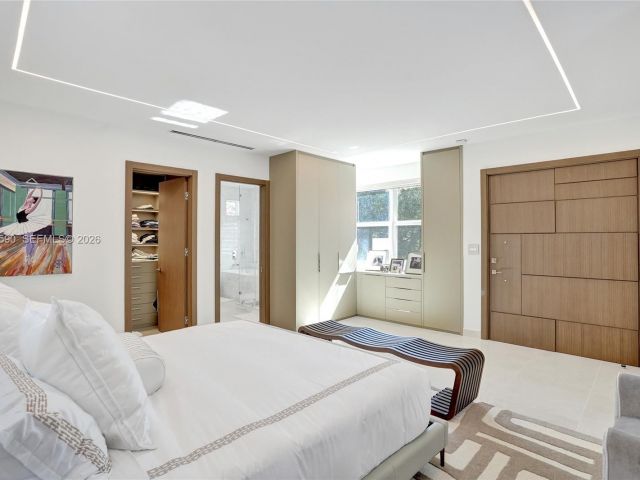 Home for rent at 20824 NE 37th Ave 20824 - photo 7476453