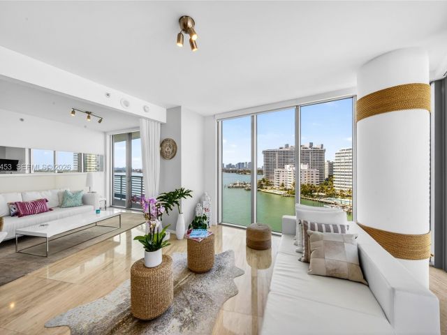 Apartment for rent  Unit #1001 - photo 7438569