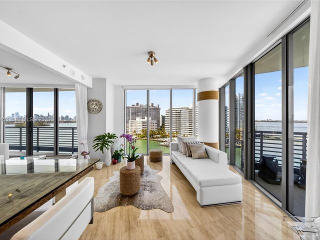 Apartment for rent  Unit #1001 - photo 7438571