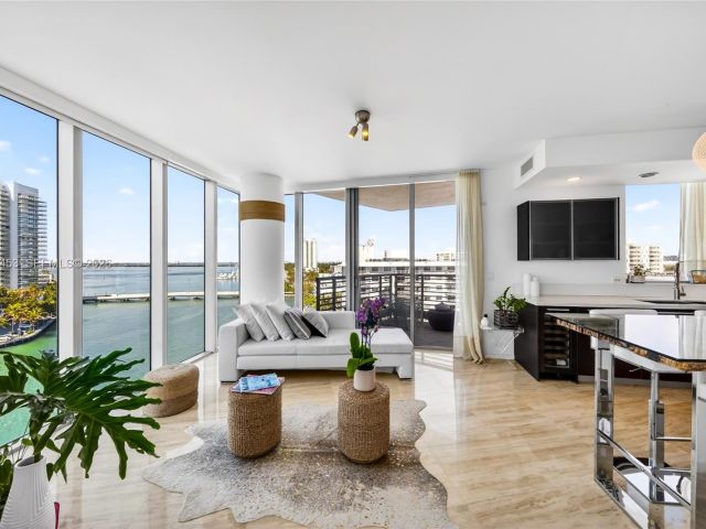 Apartment for rent  Unit #1001 - photo 7438572