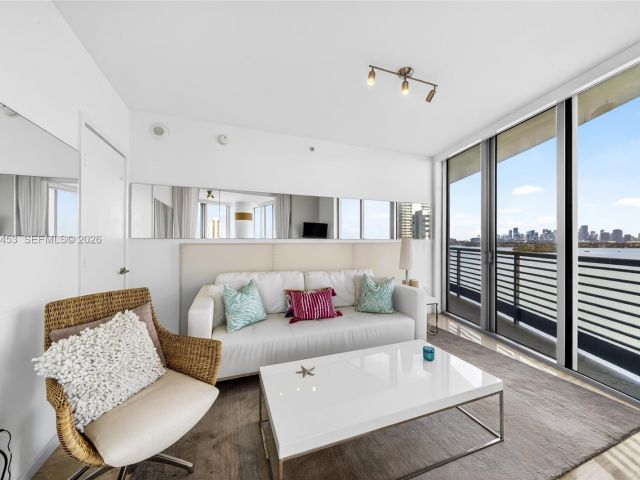 Apartment for rent  Unit #1001 - photo 7438576