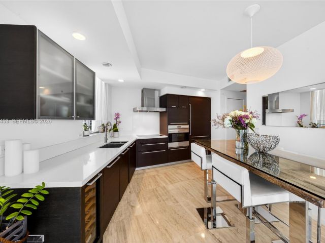 Apartment for rent  Unit #1001 - photo 7438582