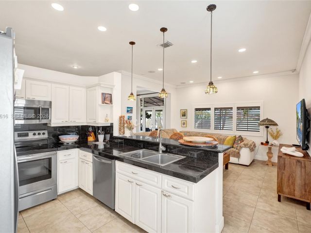 Home for sale at 471 SW 92nd Psge - photo 7446135